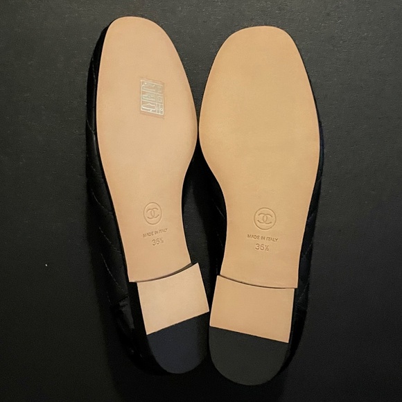 NEW CHANEL LOGO PATENT LEATHER CLASSIC QUILTED LOAFERS MOCCASINS - Picture 2 of 8